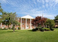 Building Photo - Village on the Green Apartments in Tuckerton, New Jersey