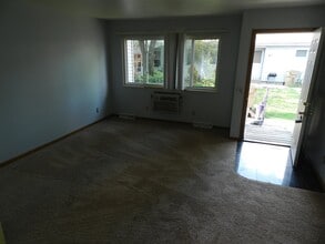 4015 Claire St in Madison, WI - Building Photo - Building Photo