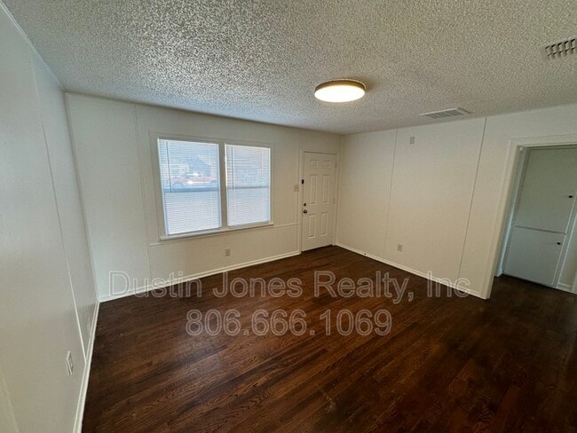 2519 1st Pl in Lubbock, TX - Building Photo - Building Photo