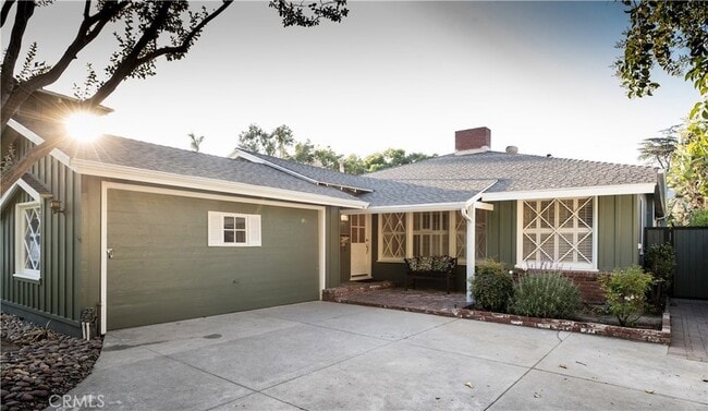 13139 Valleyheart Dr in Los Angeles, CA - Building Photo - Building Photo