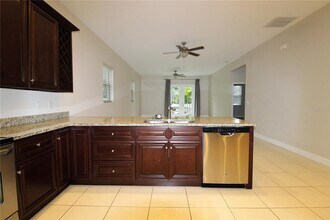 2278 Tami Sola St in Sarasota, FL - Building Photo - Building Photo