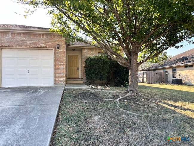 3031 Pine Valley Dr in New Braunfels, TX - Foto de edificio - Building Photo