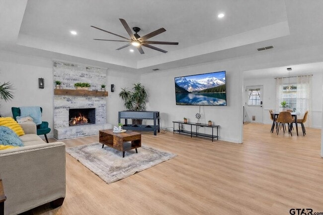 10801 Harvest Wood Dr