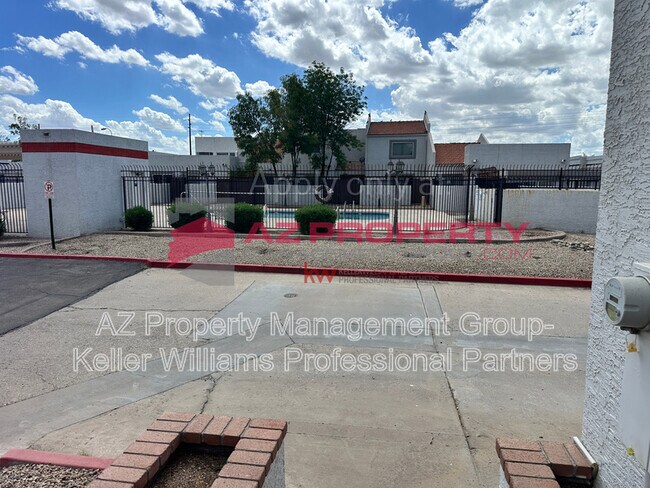 4764 W Eva St in Glendale, AZ - Building Photo - Building Photo