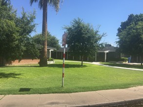 Mariposa Apartments in Phoenix, AZ - Building Photo - Building Photo