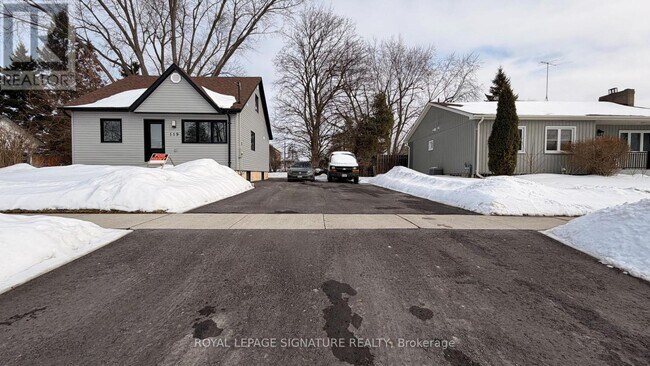 119 Wellington St in Whitby, ON - Building Photo - Building Photo