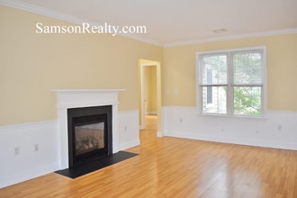 70 Turner St in Warwick, RI - Building Photo - Building Photo