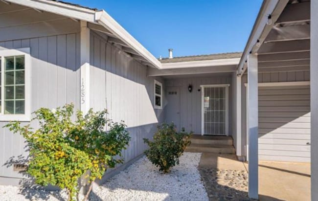 property at 1285 Deborah Dr