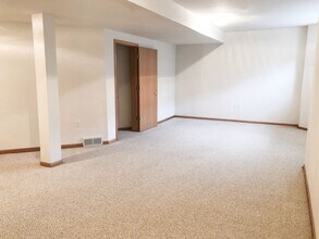 3126 Dorchester Way in Madison, WI - Building Photo - Building Photo