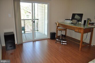 3306 Wyndham Cir in Alexandria, VA - Building Photo - Building Photo