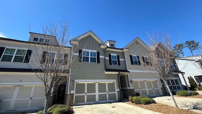 5722 Taylor Wy in Sandy Springs, GA - Building Photo