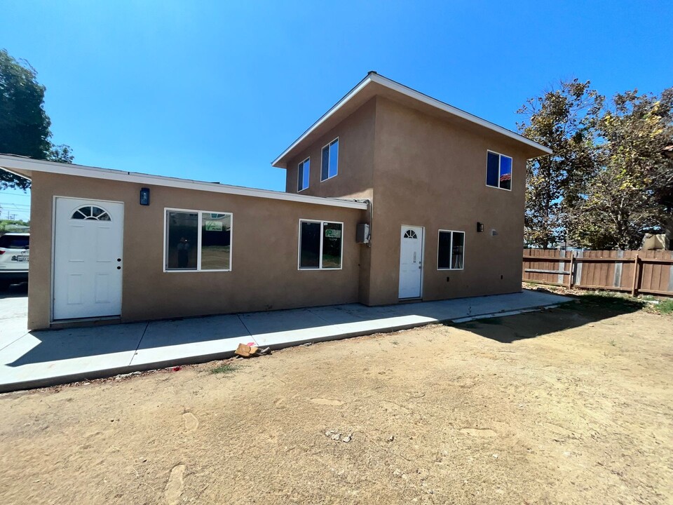 1474 Peach Ave in El Cajon, CA - Building Photo