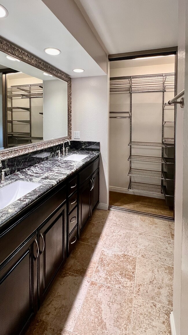 630 W Palm Ave, Unit #11 in Orange, CA - Foto de edificio - Building Photo