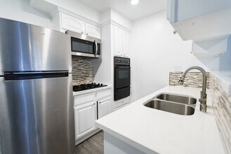 11645 Gorham Ave in Los Angeles, CA - Building Photo - Interior Photo