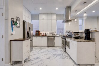 1128 W Fullerton Ave in Chicago, IL - Building Photo - Building Photo