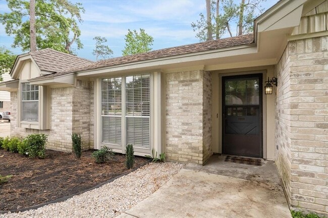 13910 E Cypress Forest Dr in Houston, TX - Building Photo - Building Photo