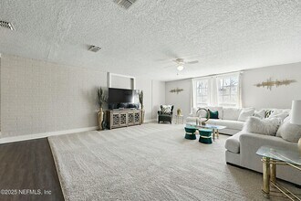 10605 Arnez Rd in Jacksonville, FL - Building Photo - Building Photo