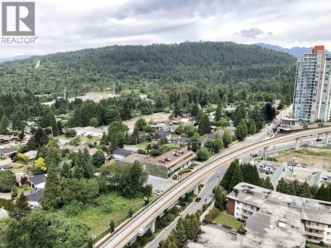 652 Whiting Way in Coquitlam, BC - Building Photo - Building Photo