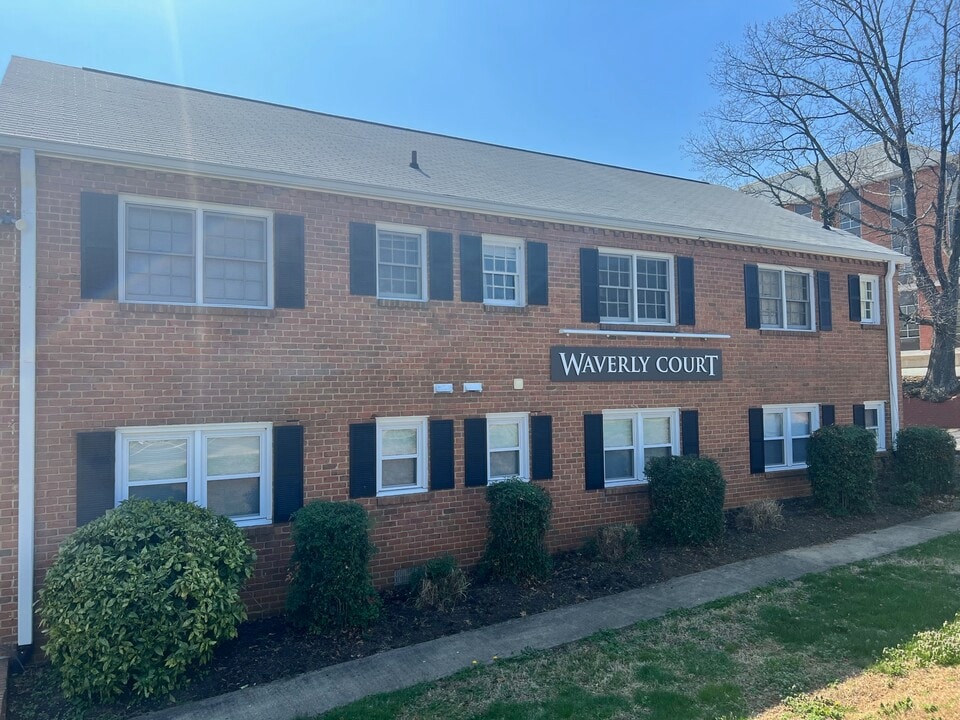 Waverly Court in Charlottesville, VA - Building Photo