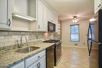 14 Colonial Ct in High Bridge, NJ - Building Photo - Building Photo