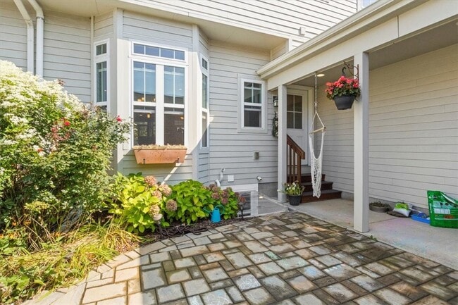 property at 93 N Plymouth Ave