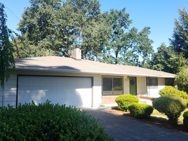 10847 SW 59th Ave in Portland, OR - Building Photo - Building Photo