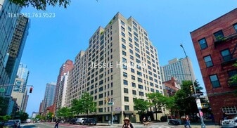 401 E 88th St in New York, NY - Building Photo