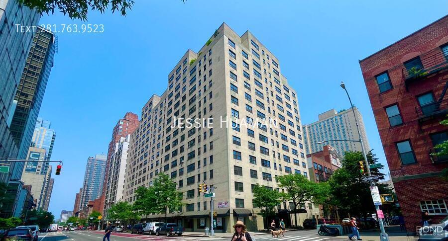 401 E 88th St in New York, NY - Building Photo