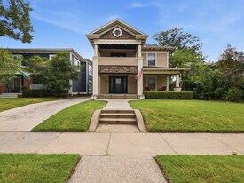 1209 Kings Hwy in Dallas, TX - Building Photo