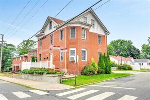 773 Admiral St in Providence, RI - Building Photo