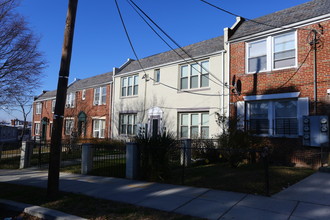 1318 Downing Pl Ne in Washington, DC - Building Photo - Building Photo