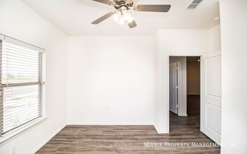 6912 21st. St. in Lubbock, TX - Building Photo - Building Photo