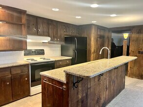 36 Gunn St in Milford, CT - Building Photo - Building Photo