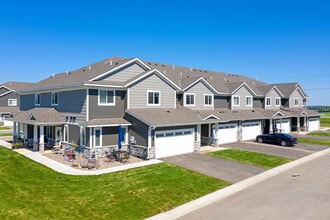 Stone Haven Townhomes in Byron, MN - Foto de edificio - Building Photo