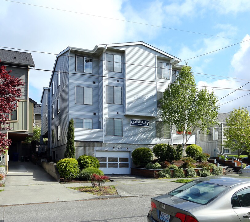 Lorelei Apartments in Seattle, WA - Building Photo