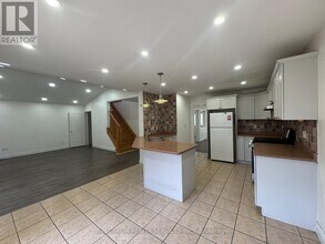 1684 Norris Cir in Milton, ON - Building Photo - Building Photo