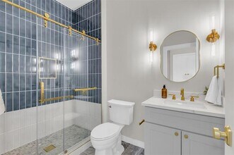 11107 Hillcrest Rd in Dallas, TX - Foto de edificio - Building Photo