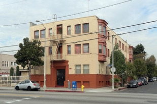 Catalina Court in Los Angeles, CA - Building Photo