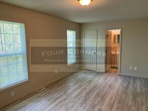 Room in Duplex on Beck St in Greensboro, NC - Building Photo - Building Photo