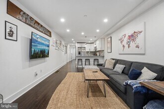 970 N Marshall St in Philadelphia, PA - Building Photo - Building Photo