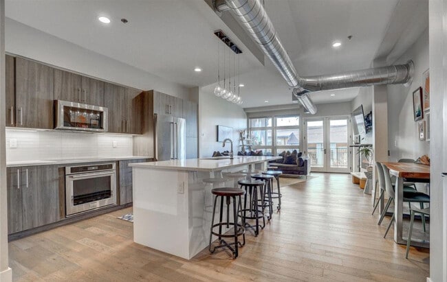 3198 Blake St, Unit 306 in Denver, CO - Building Photo - Building Photo