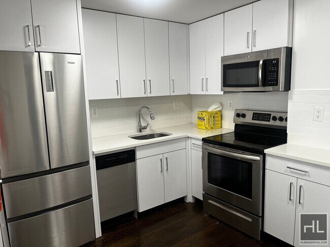 1-BR on E. 69th St in New York, NY - Building Photo - Building Photo