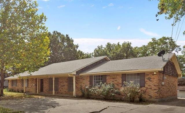 property at 417 W McCart St