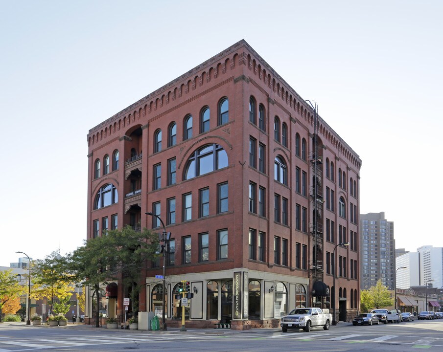 1227 Hennepin Ave in Minneapolis, MN - Building Photo