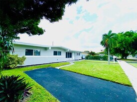 5595 W 13th Ave in Hialeah, FL - Building Photo