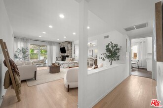 6119 Goodland Ave in Los Angeles, CA - Building Photo - Building Photo