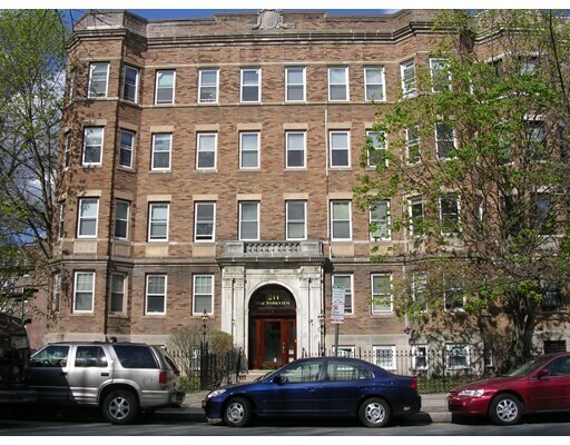165 Park Dr in Boston, MA - Building Photo