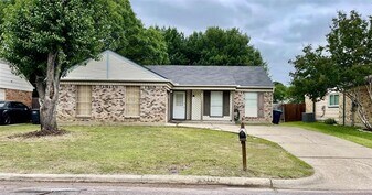 4621 Rose of Sharon Ln in Fort Worth, TX - Building Photo