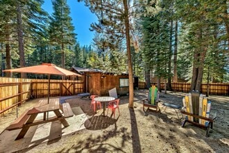 1577 Atroari St in South Lake Tahoe, CA - Building Photo - Building Photo