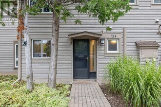 124 Escarpment Crescent in Collingwood, ON - Building Photo - Building Photo